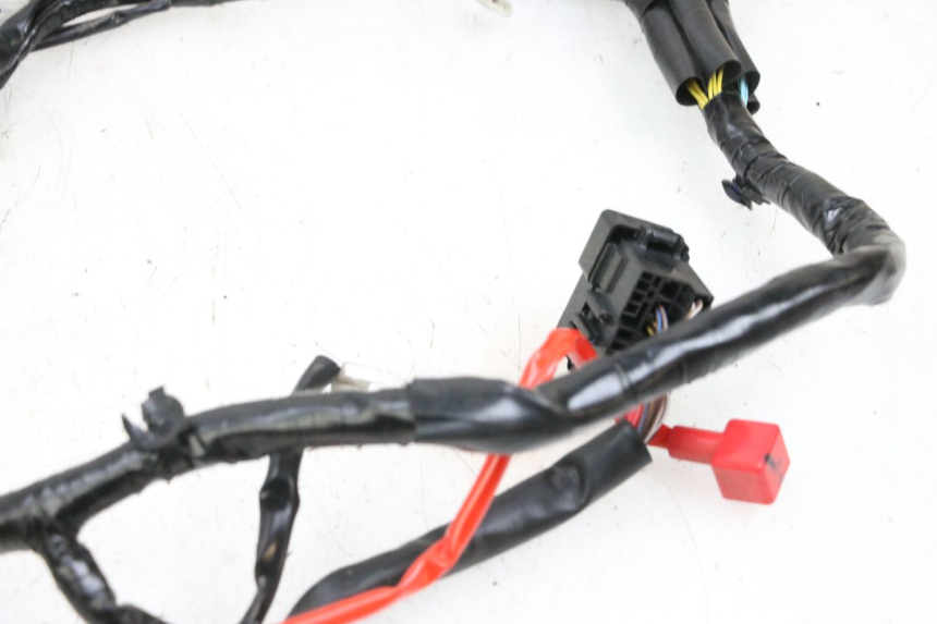 photo de FAIXA DE CABOS YAMAHA NEO'S CORE 1 (2022 - 2026) - Detalhes característicos