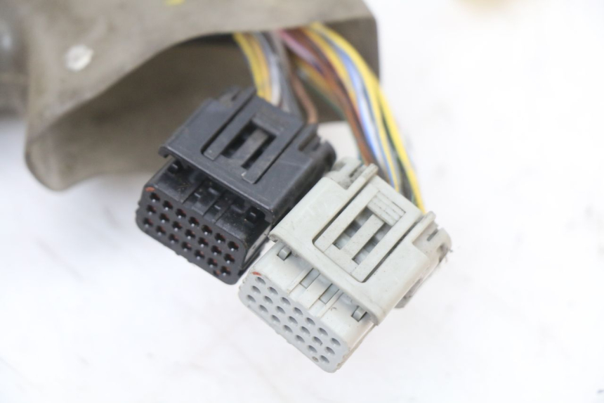 photo de FAIXA DE CABOS HONDA PCX (JF47) 125 (2012 - 2013) - Marcações e referências