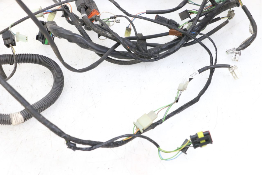 photo de FAIXA DE CABOS PEUGEOT SATELIS 125 (2013 - 2018) - Pontos de fixação