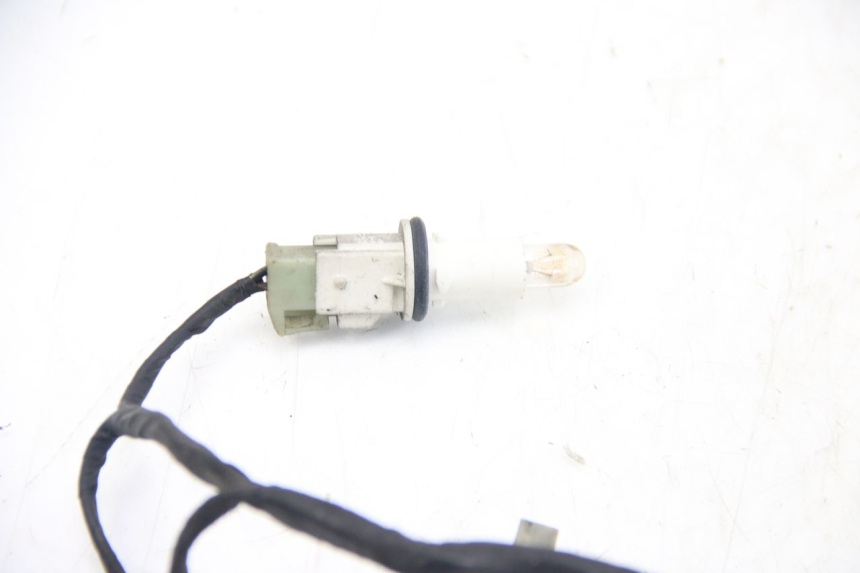 photo de FAROLAGEM COMPLETA SUZUKI BURGMAN 125 (2007 - 2014) - Zoom do estado de desgaste