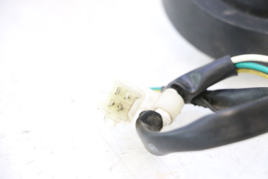 photo de FAIXA DE FAROL PEUGEOT KISBEE 4T 50 (2010 - 2017) - Zoom do estado de desgaste