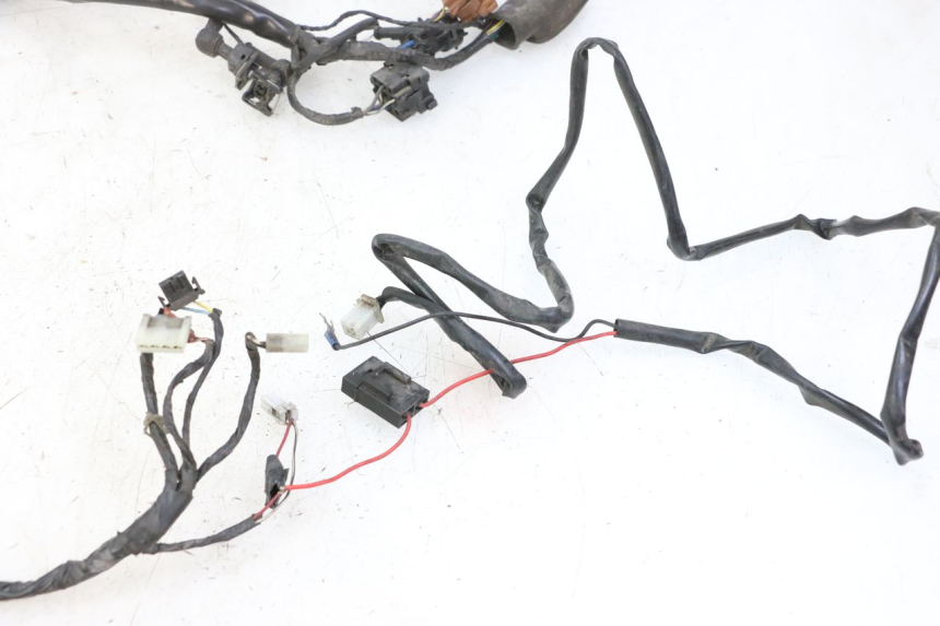 photo de FAIXA DE CABOS PIAGGIO MP3 125 (2006 - 2014) - Pontos de fixação