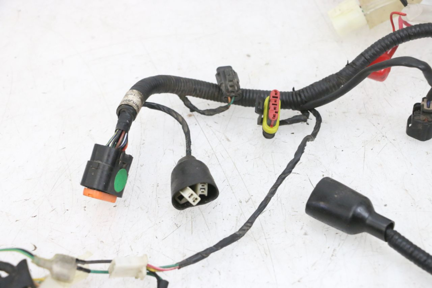 photo de FAIXA DE CABOS TNT MOTOR ROMA 10' 4T 50 (2019 - 2022) - Detalhes característicos