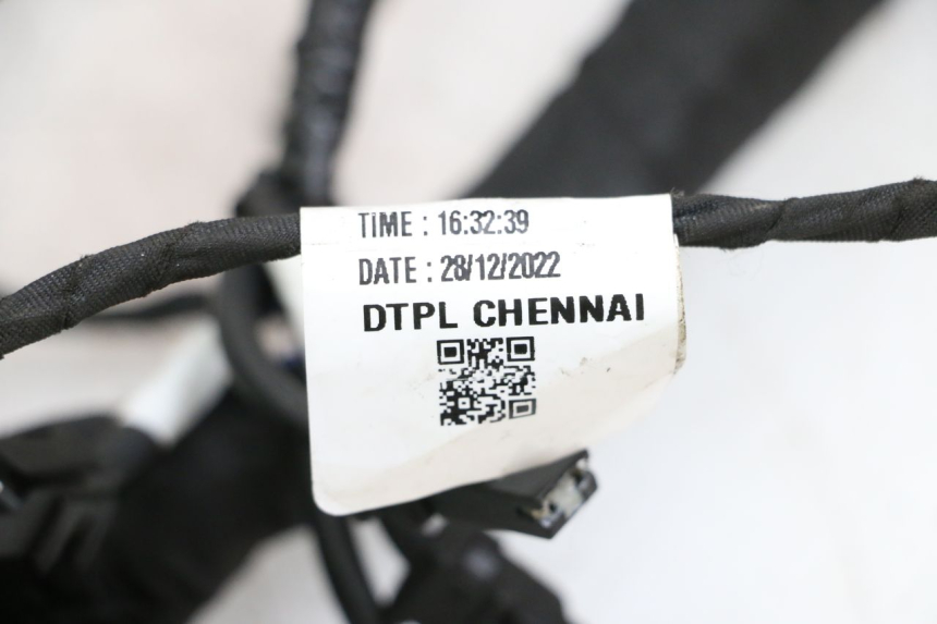 photo de FAIXA DE CABOS ROYAL ENFIELD CONTINENTAL GT 650 (2019 - 2024) - Zoom do estado de desgaste