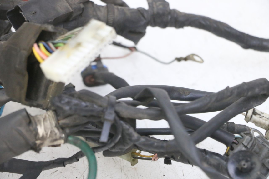 photo de FAIXA DE CABOS PEUGEOT SATELIS COMPRESSOR K15 125 (2006 - 2009) - Detalhe da peça