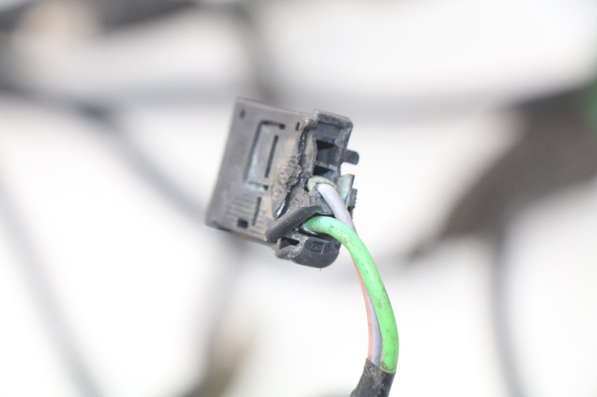 photo de FAIXA DE CABOS PEUGEOT SATELIS 300 (2012 - 2015) - Pontos de fixação