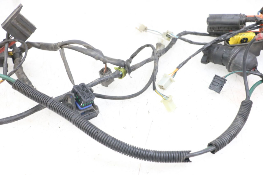 photo de FAIXA DE CABOS PEUGEOT SATELIS 125 (2006 - 2009) - Detalhes característicos