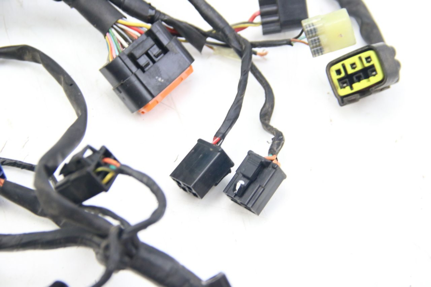 photo de FAIXA DE CABOS SUZUKI SIXTEEN 125 (2008 - 2010) - Pontos de fixação