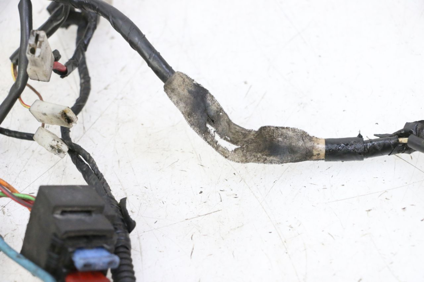 photo de FAIXA DE CABOS APRILIA SR R 2T LC 50 (2018 - 2021) - Detalhe da peça