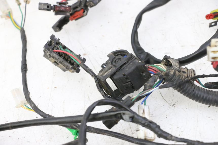 photo de FAIXA DE CABOS PEUGEOT STREETZONE I NAKED 2T 50 (2018 - 2020) - Pontos de fixação
