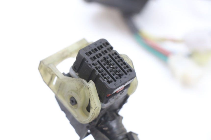 photo de FAIXA DE CABOS KYMCO SUPER 8 4T 50 (2021 - 2024) - Outro ângulo de visão