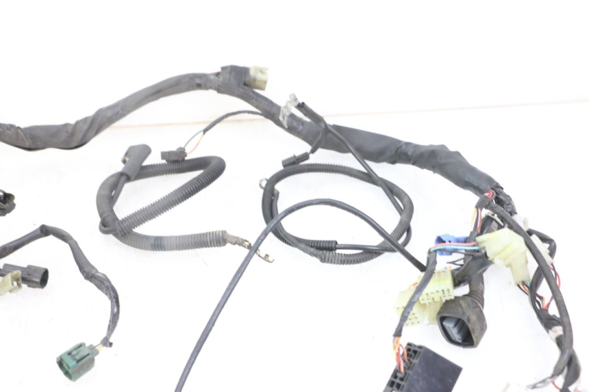 photo de FAIXA DE CABOS SUZUKI BURGMAN 125 (2018 - 2021) - Pontos de fixação