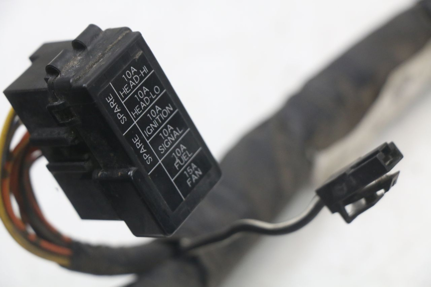 photo de FAIXA DE CABOS SUZUKI GSR 750 (2011 - 2017) - Ampliação técnica