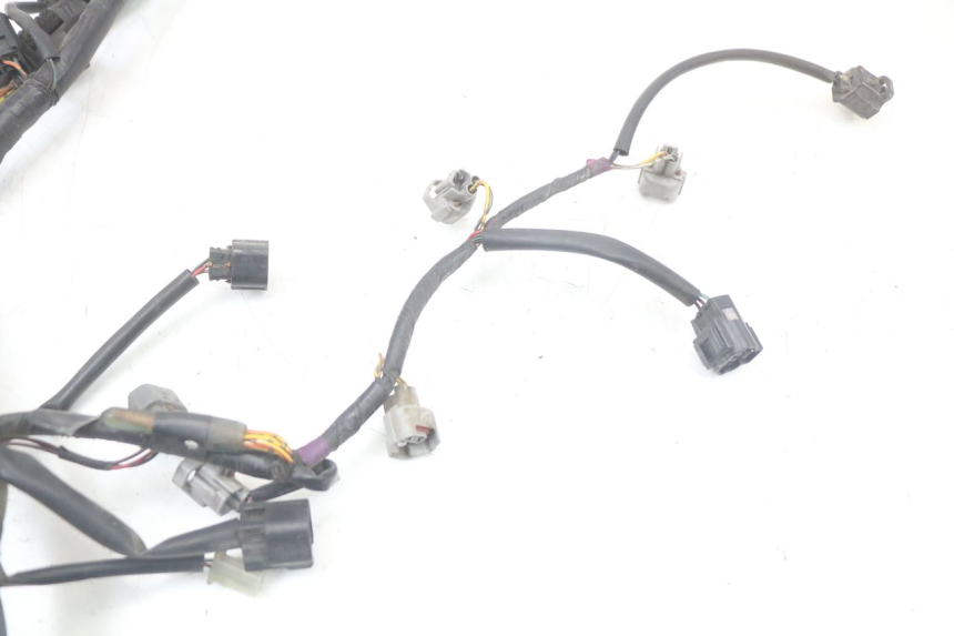 photo de FAIXA DE CABOS SUZUKI GSR 750 (2011 - 2017) - Marcações e referências