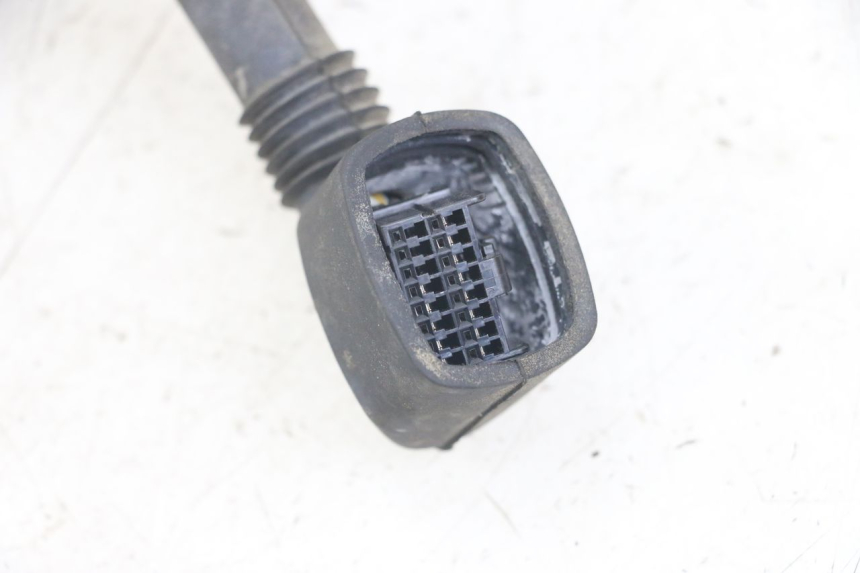 photo de Fiação da cabeça da suspensão dianteira YAMAHA TDM ABS 900 (2002 - 2014) - Zoom do estado de desgaste