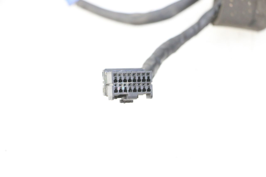 photo de Fiação da cabeça da suspensão dianteira YAMAHA TDM ABS 900 (2002 - 2014) - Ampliação técnica