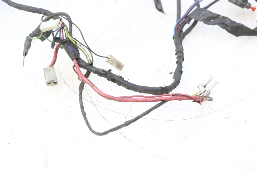 photo de FAIXA DE CABOS PIAGGIO VESPA LX 2T 50 (2005 - 2013) - Detalhes característicos