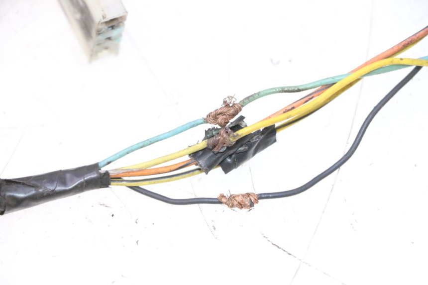 photo de FAIXA DE CABOS PIAGGIO VESPA LX 2T 50 (2005 - 2013) - Zoom do estado de desgaste