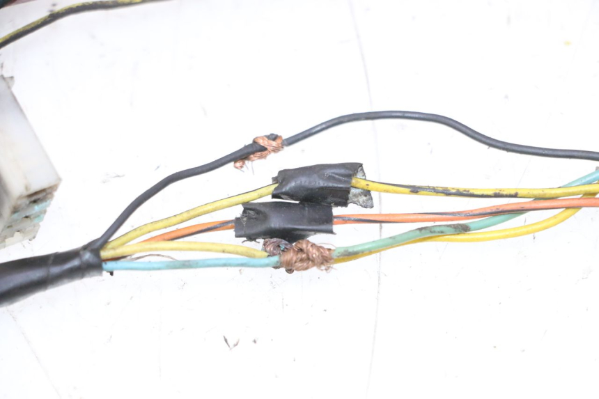 photo de FAIXA DE CABOS PIAGGIO VESPA LX 2T 50 (2005 - 2013) - Outro ângulo de visão