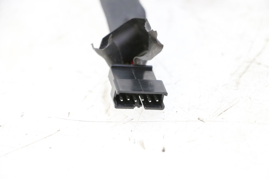 photo de FAIXA DE CABOS DUALTRON VICTOR LIMITED 1 - Outro ângulo de visão
