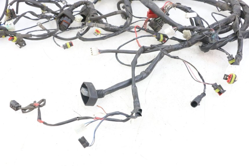 photo de FAIXA DE CABOS PIAGGIO X10 125 (2012 - 2017) - Detalhe da peça