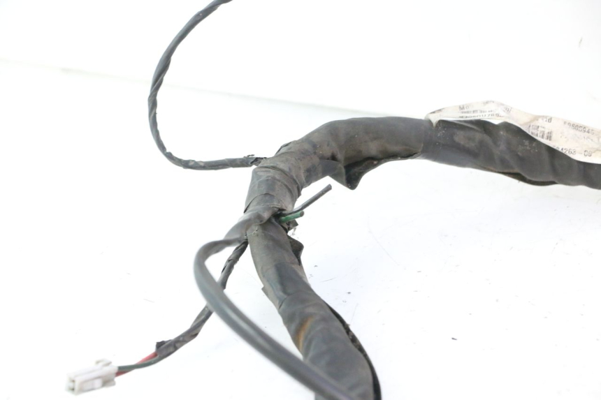 photo de FAIXA DE CABOS PIAGGIO X8 STREET 125 (2006 - 2007) - Pontos de fixação