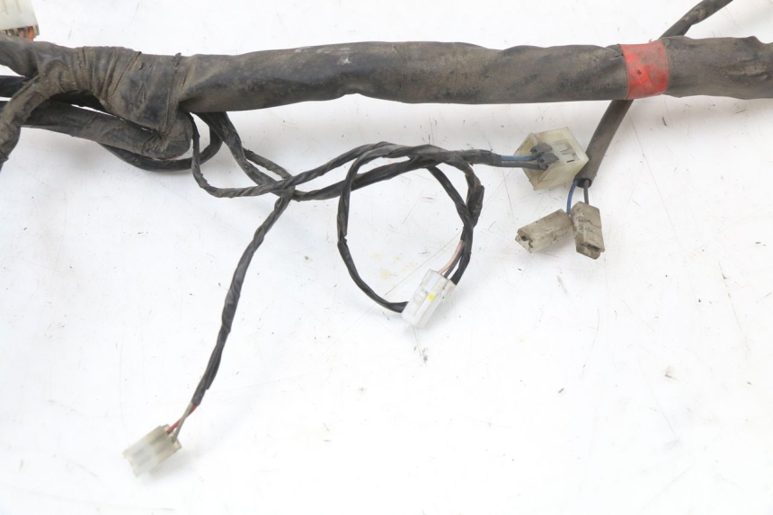 photo de FAIXA DE CABOS PIAGGIO X8 125 (2004 - 2007) - Pontos de fixação