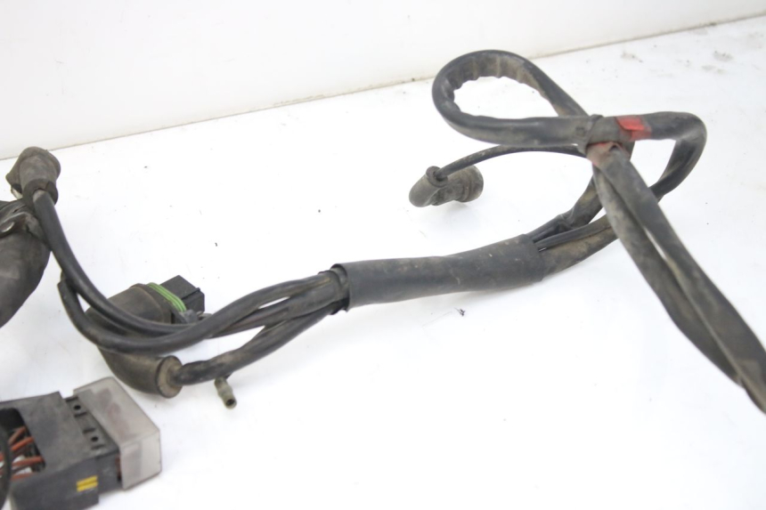 photo de FAIXA DE CABOS PIAGGIO X9 EVOLUTION 125 (2003 - 2007) - Pontos de fixação