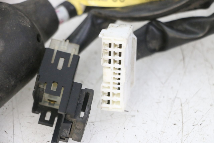 photo de FAIXA DE CABOS YAMAHA XJ6 ABS 600 (2008 - 2016) - Ampliação técnica