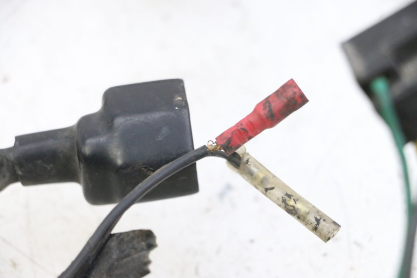 photo de FAIXA DE CABOS YAMAHA XJN DIVERSION 600 (2000 - 2003) - Pontos de fixação