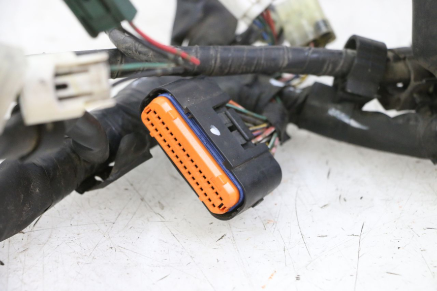 photo de FAIXA DE CABOS YAMAHA FZ6 FAZER S2 600 (2007 - 2011) - Marcações e referências