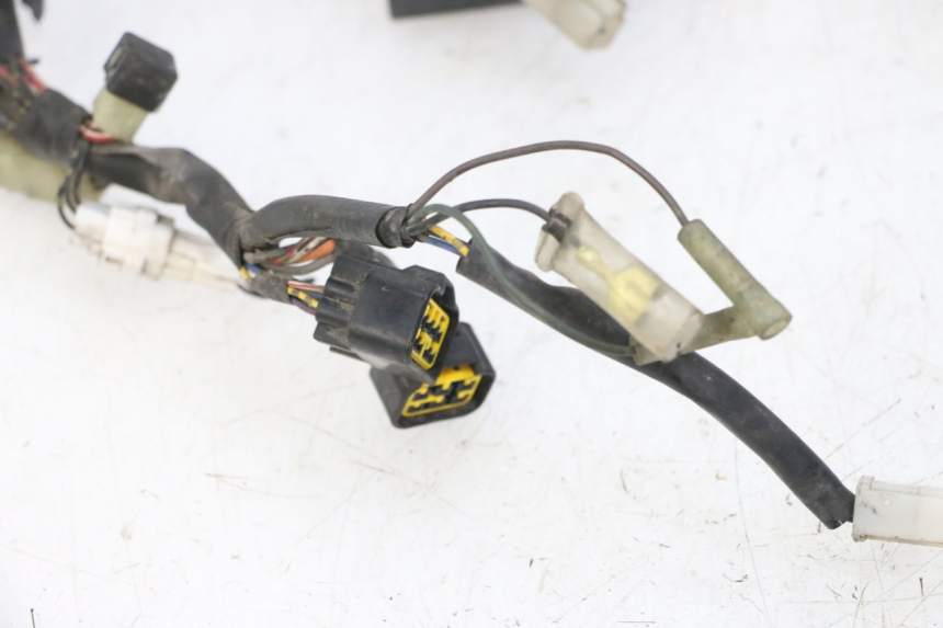 photo de FAIXA DE CABOS YAMAHA FZS FAZER 600 (2001 - 2003) - Detalhes característicos