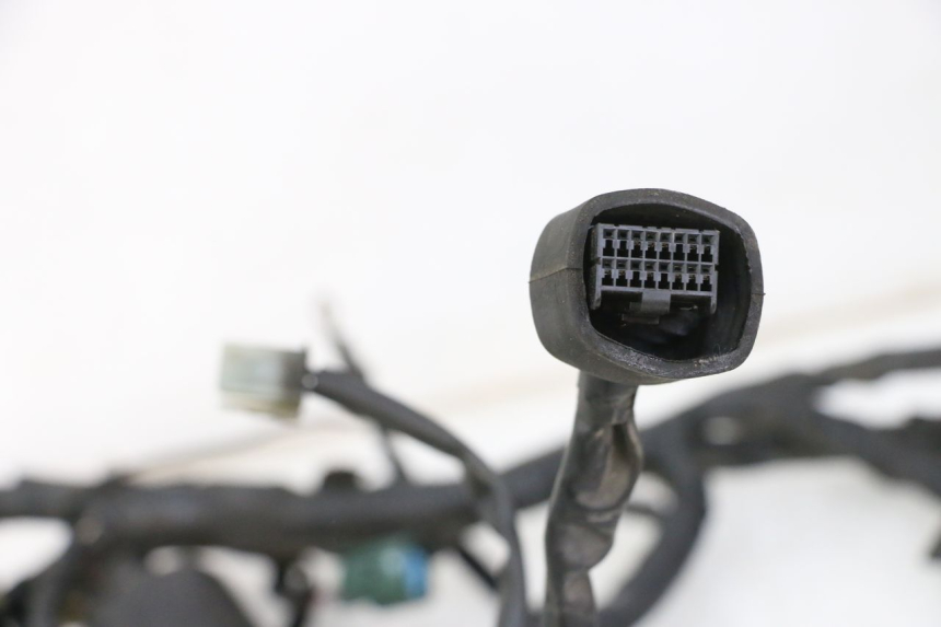 photo de FAIXA DE CABOS YAMAHA XJ6 600 (2008 - 2016) - Pontos de fixação