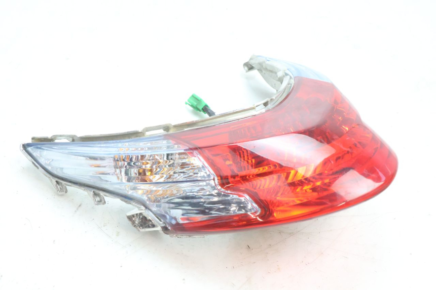 photo de Luz traseira KYMCO AGILITY 16+ 4T 50 (2018 - 2023) - Zoom do estado de desgaste