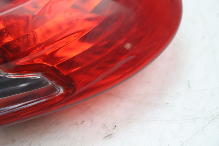 photo de Luz traseira KYMCO AGILITY CITY 2T 50 (2008 - 2016) - Zoom do estado de desgaste
