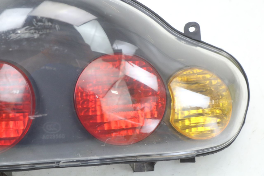 photo de Luz traseira JONWAY AZTRAL 125 (2008 - 2017) - Zoom do estado de desgaste