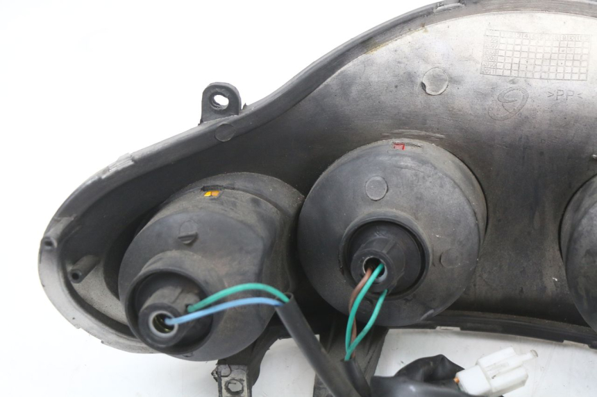 photo de Luz traseira JONWAY AZTRAL 125 (2008 - 2017) - Pontos de fixação