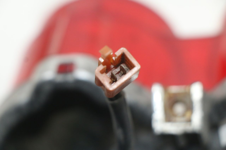 photo de Luz traseira YAMAHA BW'S BWS 125 (2010 - 2013) - Detalhes característicos