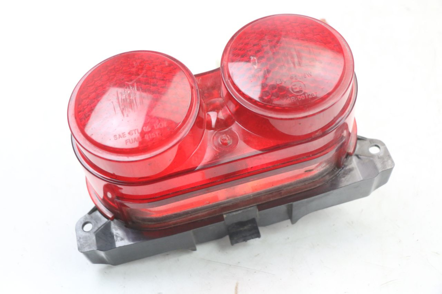 photo de Luz traseira YAMAHA BW'S BWS 125 (2010 - 2013) - Zoom do estado de desgaste