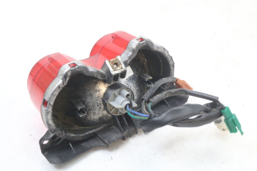 photo de Luz traseira YAMAHA BW'S BWS 125 (2010 - 2013) - Estado da superfície