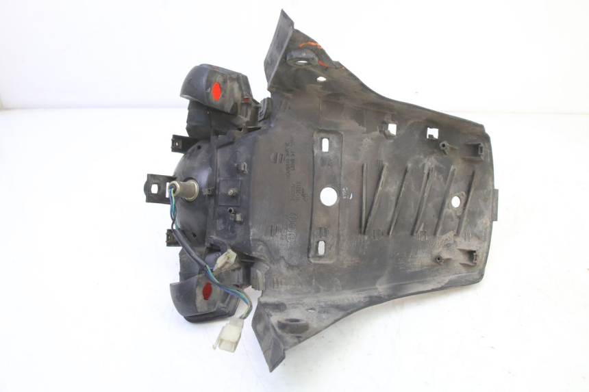 photo de Luz traseira YAMAHA BW'S 100 (1999 - 2002) - Pontos de fixação