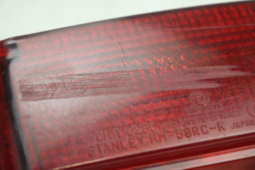 photo de LUZ TRASEIRA HONDA CB TWO FIFTY 250 (1991 - 2002) - Zoom do estado de desgaste