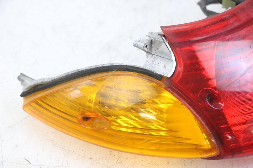 photo de Luz traseira HONDA CBF 500 (2004 - 2007) - Zoom do estado de desgaste