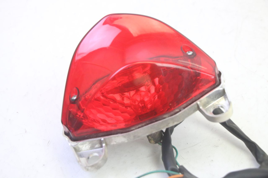 photo de Luz traseira SYM CROX 4T 50 (2016 - 2023) - Zoom do estado de desgaste
