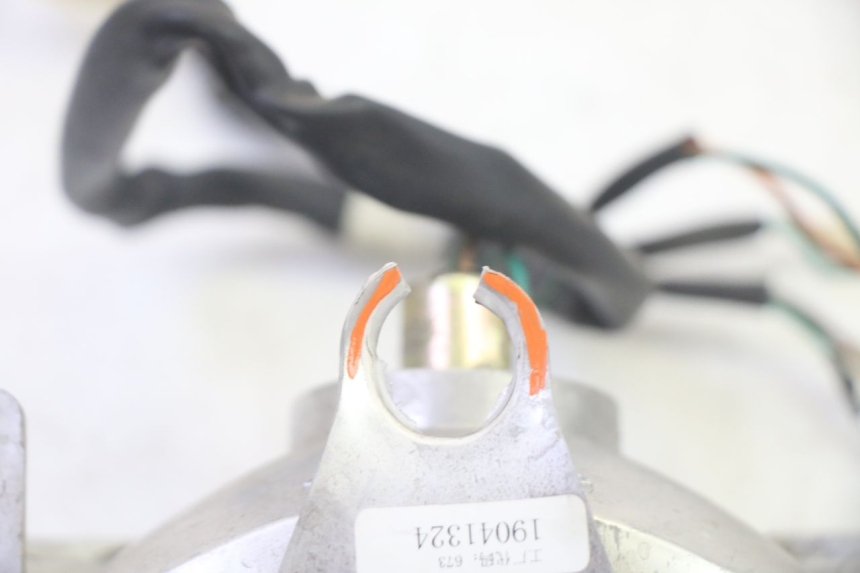 photo de Luz traseira SYM CROX 4T 50 (2016 - 2023) - Pontos de fixação