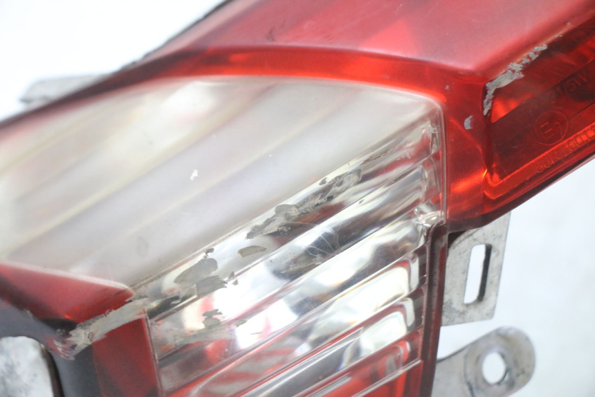 photo de Luz traseira KYMCO DINK STREET 125 (2009 - 2014) - Zoom do estado de desgaste