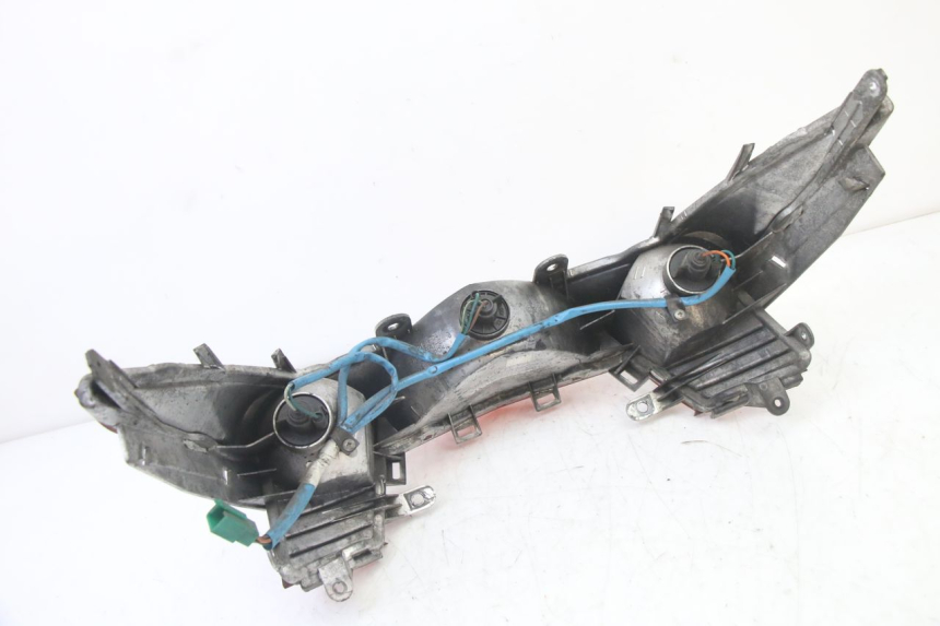 photo de Luz traseira KYMCO DINK STREET 125 (2009 - 2014) - Estado da superfície
