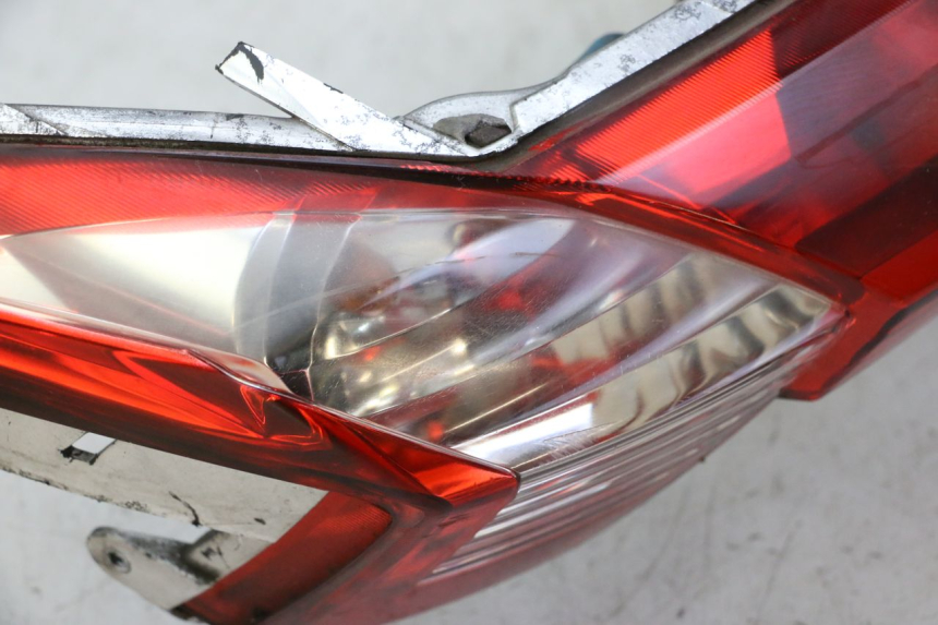 photo de Luz traseira KYMCO DINK STREET 125 (2009 - 2014) - Detalhe da peça