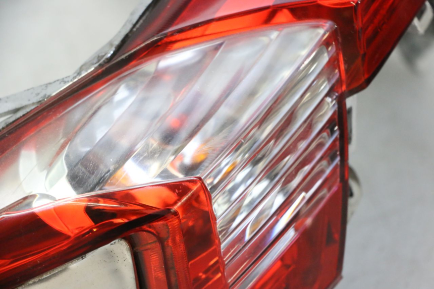 photo de Luz traseira KYMCO DINK STREET 125 (2009 - 2014) - Detalhes característicos