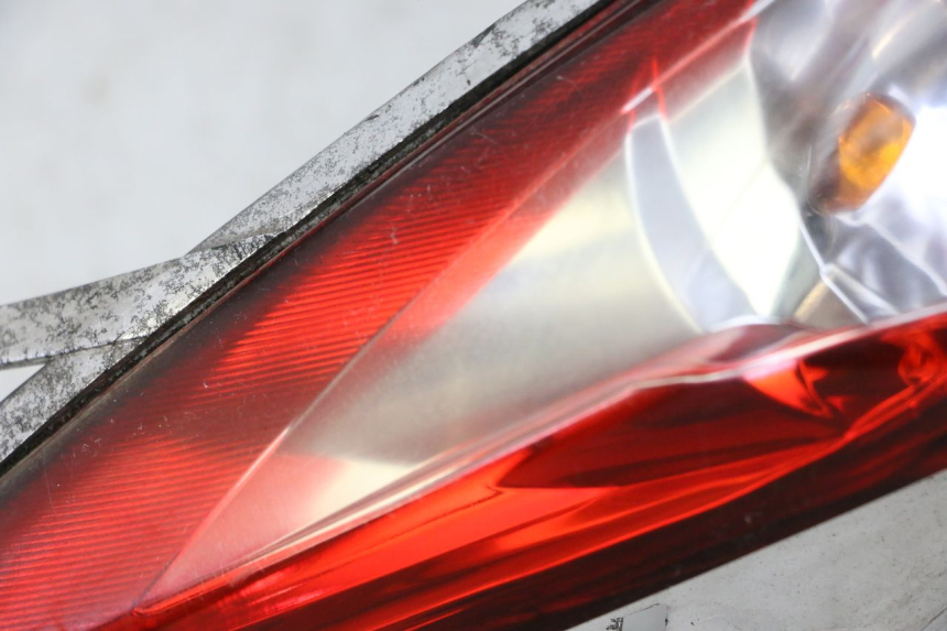 photo de Luz traseira KYMCO DINK STREET 125 (2009 - 2014) - Ampliação dos componentes